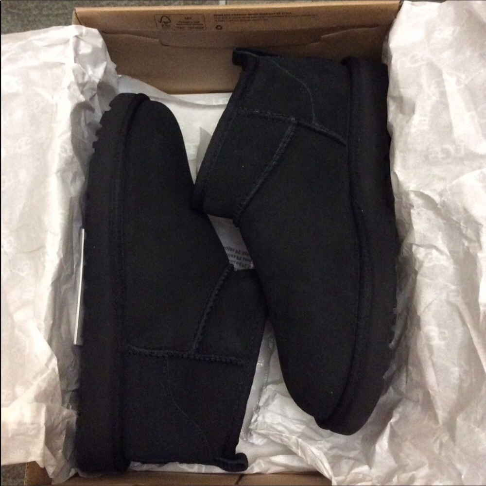 UGG CLASSIC ULTRA mini boots